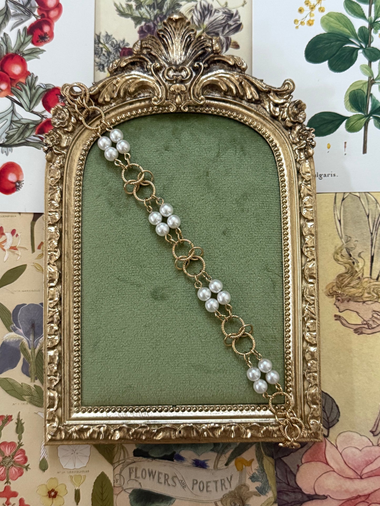 Vintage Gold Tone Pearl Bracelet