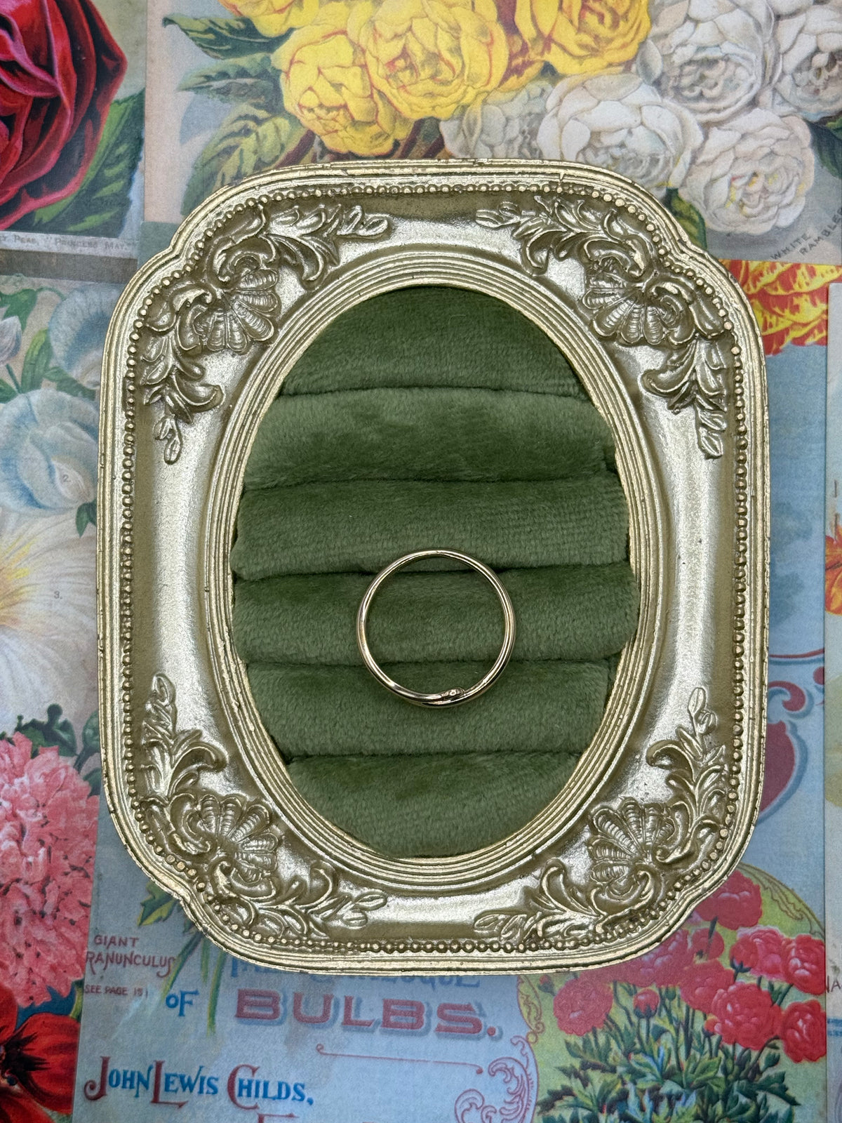 Vintage Gold Tone Dainty Ring Size 8