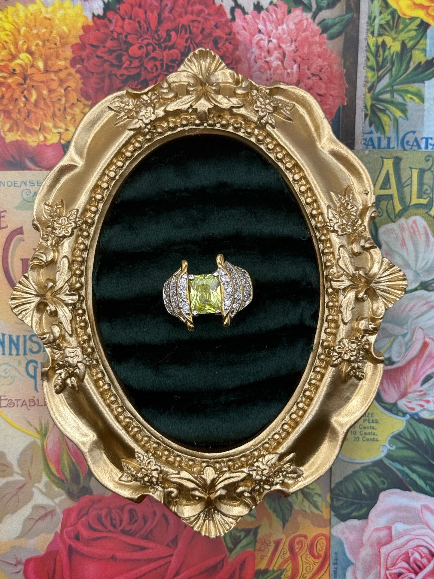 Vintage Gold Tone Old Stock Ring Size 10
