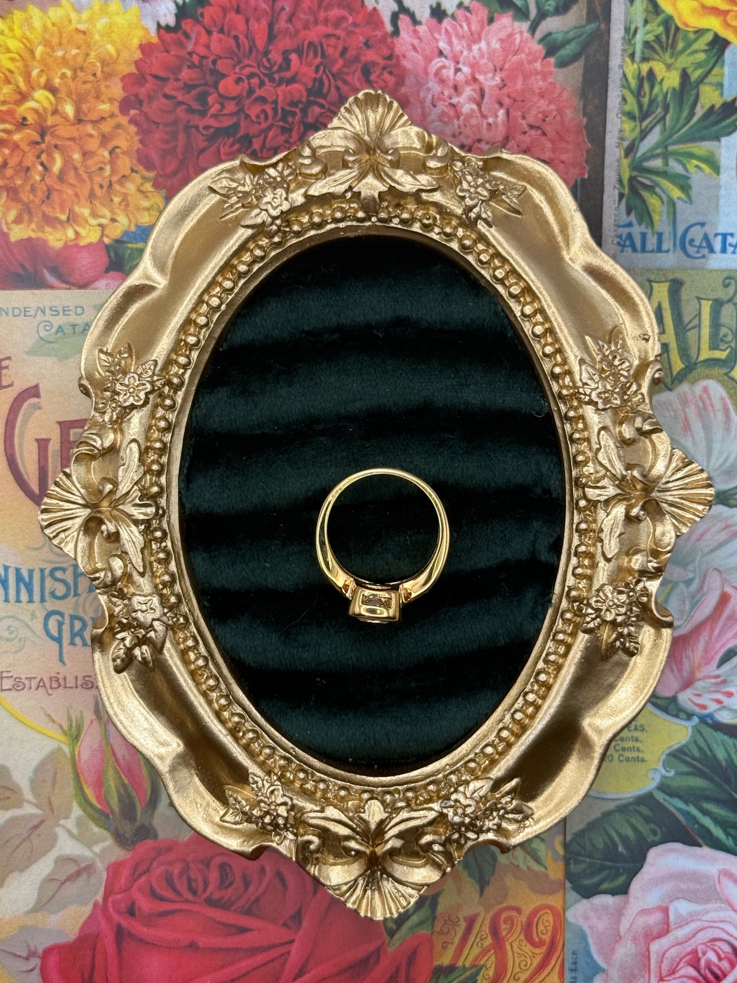 Vintage Gold Tone Old Stock Ring Size 5