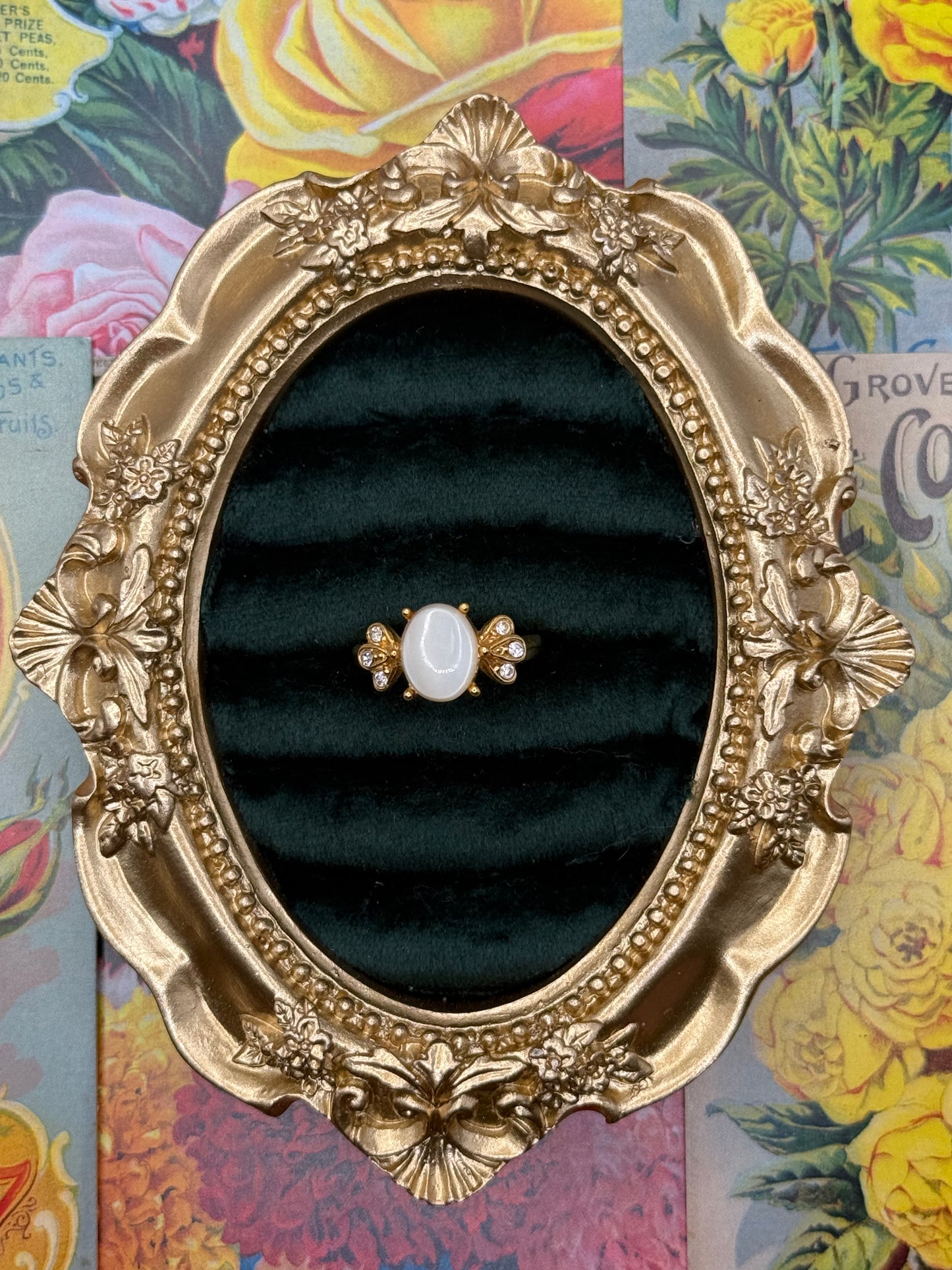 Vintage Gold Tone Mother of Pearl Avon Ring Size 8