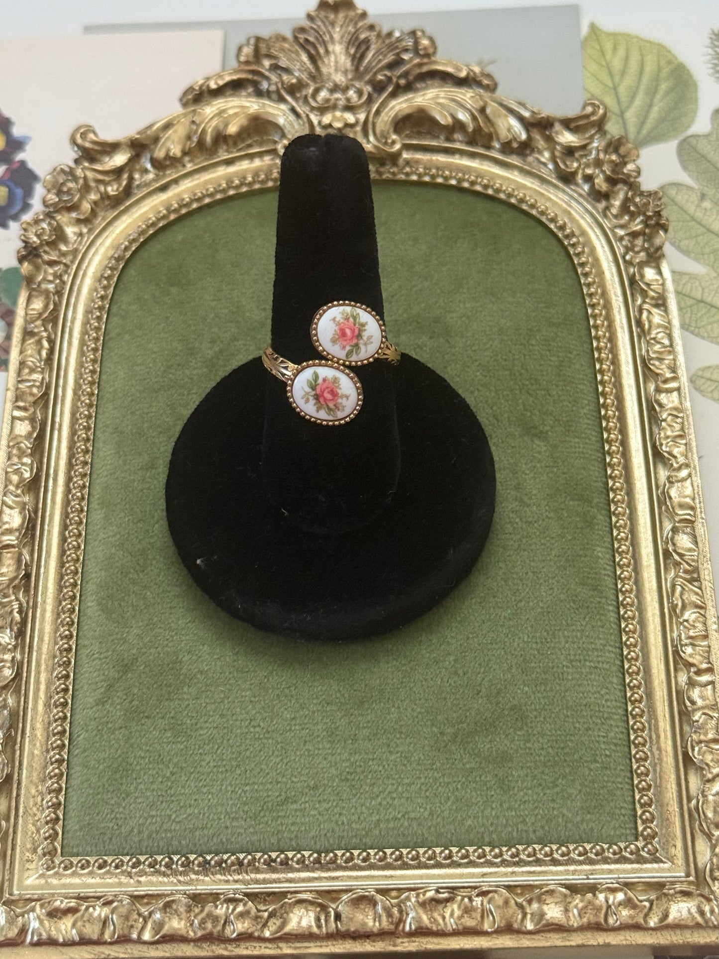 Vintage Gold Tone Incredibly Rare Sarah Coventry “Sweet Briar” Ring