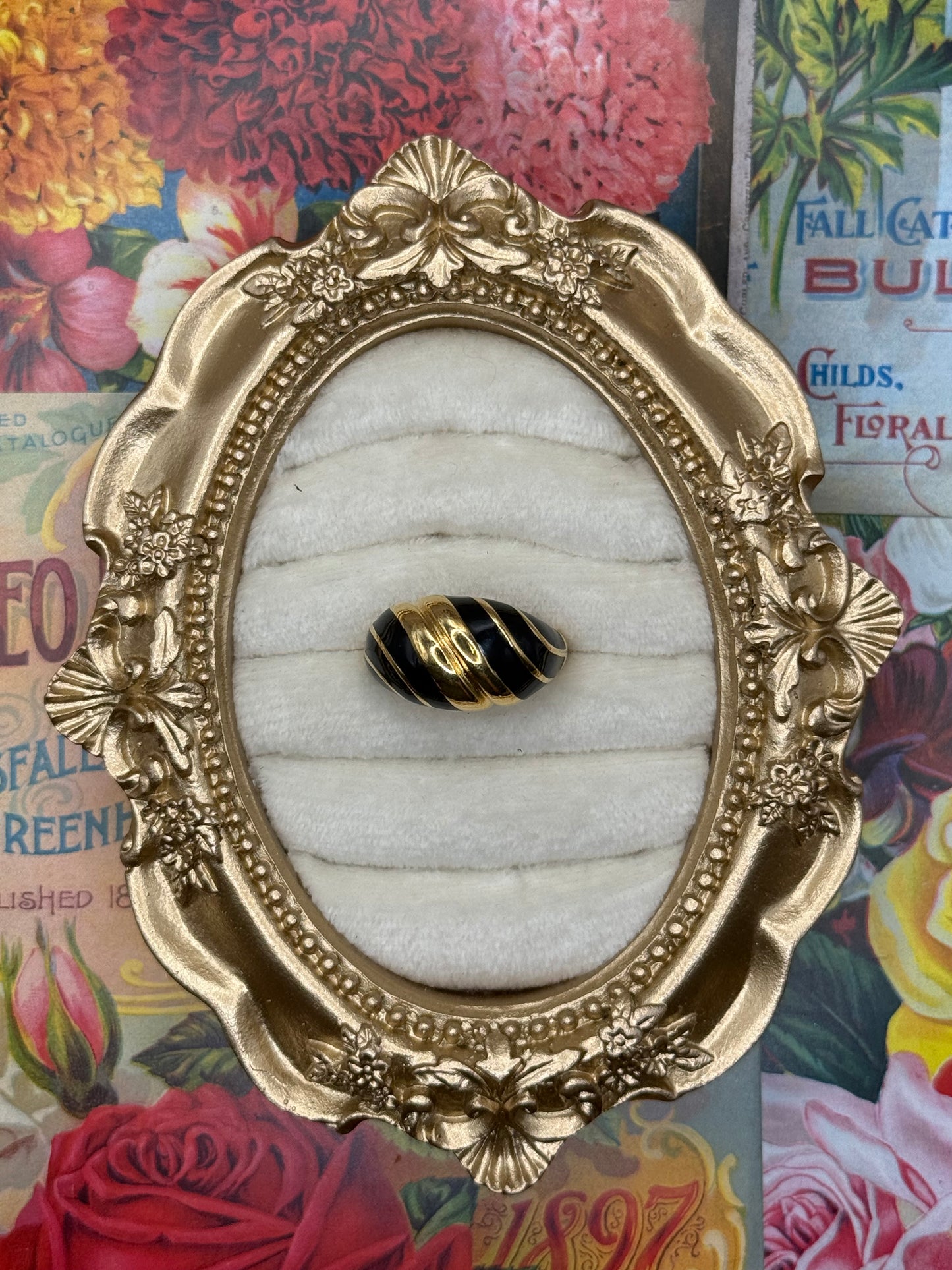 Vintage Gold Tone Avon Enameled Ring Size 7