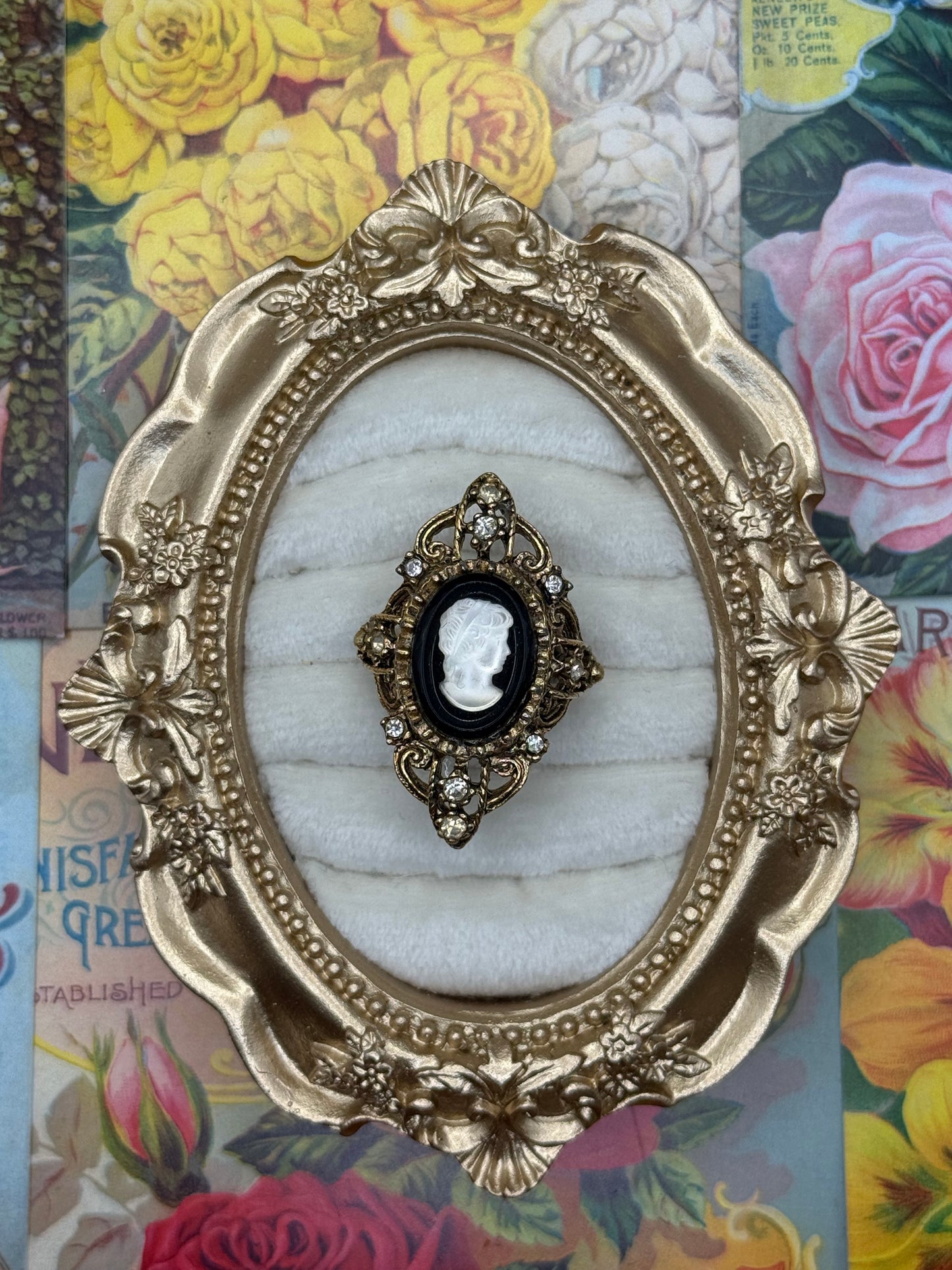 Vintage Gold Tone Large Chunky Cameo Ring Adjustable Size 8