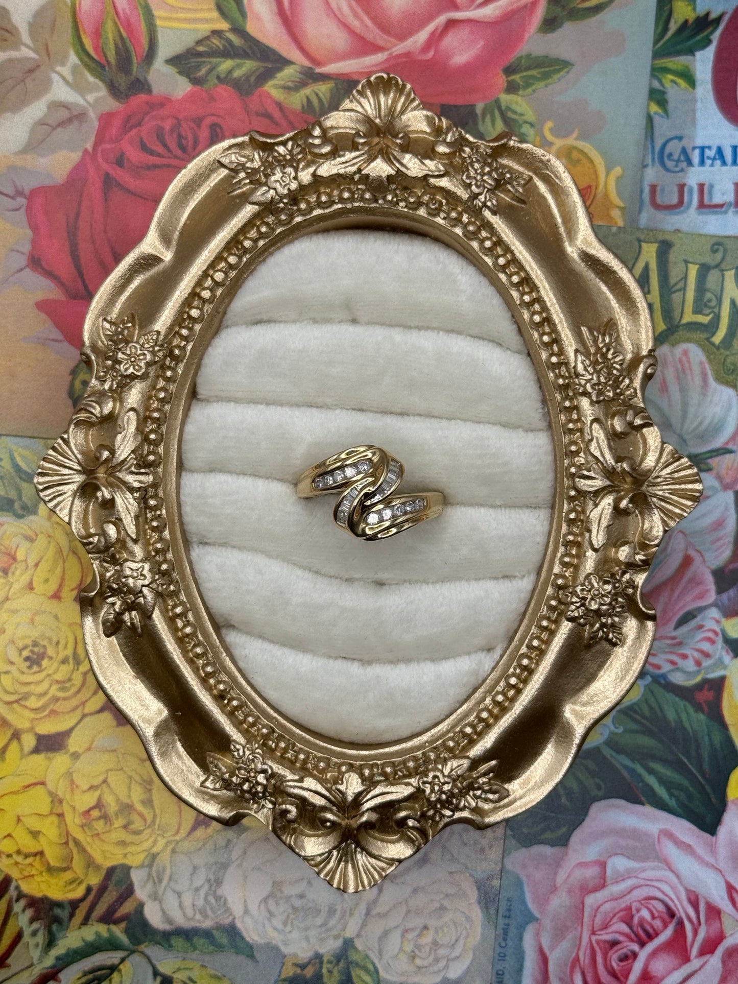 14k Solid Gold Diamond Twist Ring Size 8