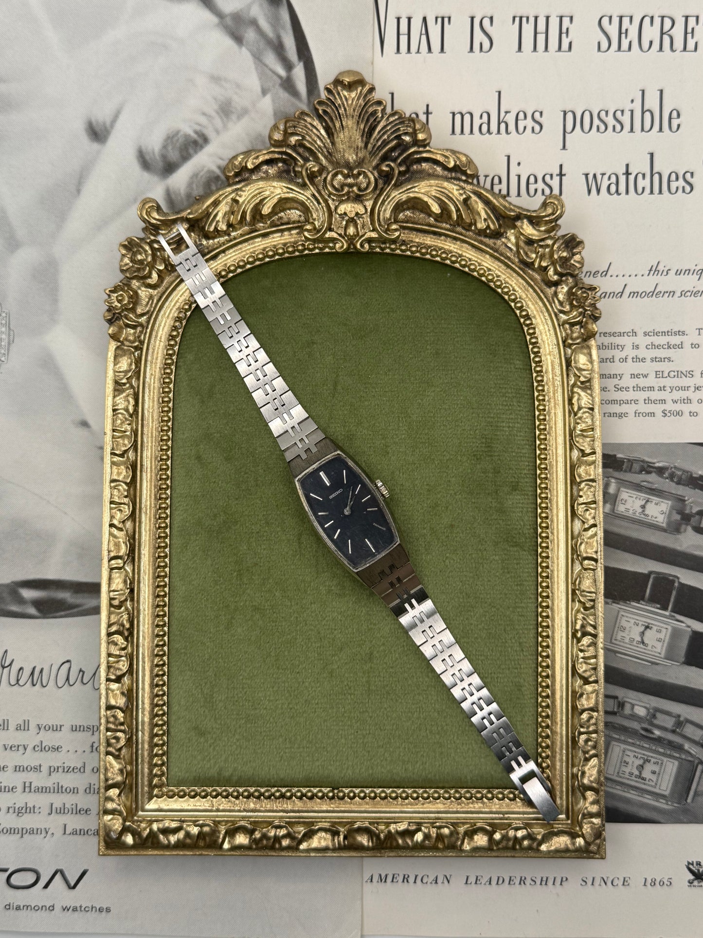 Working Vintage Silver Tone Black Dial Wind Up Seiko Watch