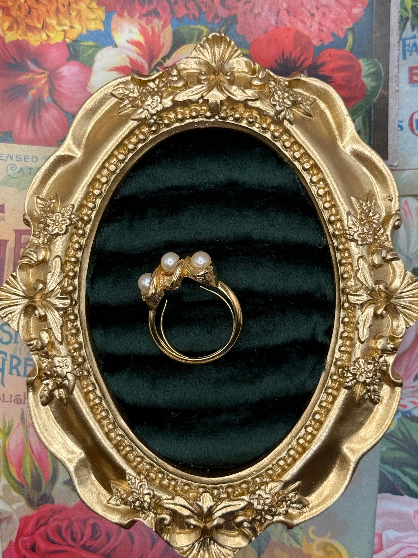 Vintage Gold Tone Avon Pearl Ring Size 6