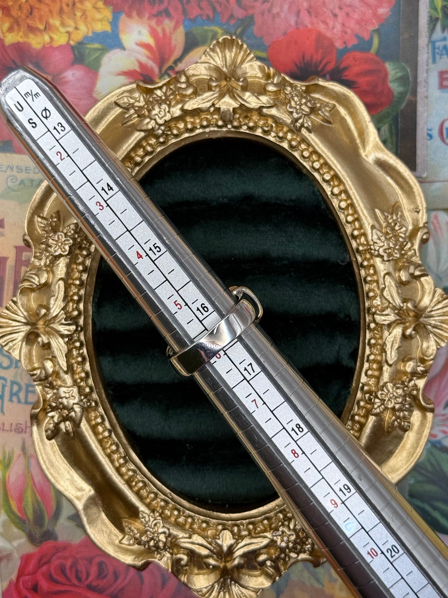 Vintage Two Tone Old Stock Bezel Ring Size 5.75