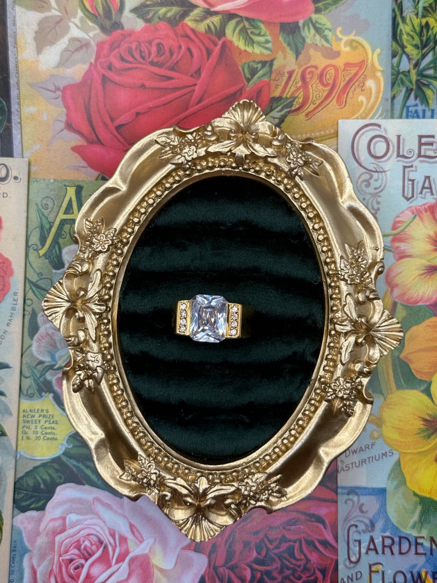 Vintage Gold Tone Old Stock Ring Size 8
